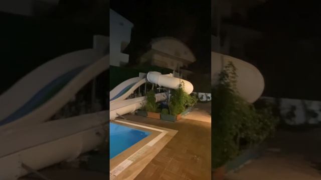 Sneak Peak Of The Side Legend Hotel Swimming Pool! смотреть онлайн