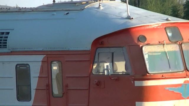 Раритет! Дизельный поезд ДР1-011 на территории ОПМС-1 в Решетниково. смотреть онлайн