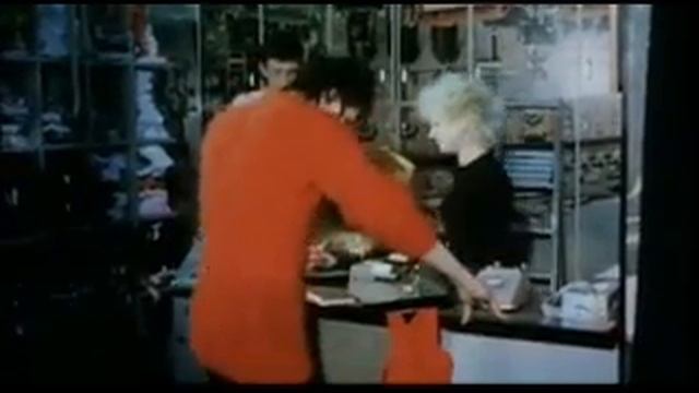 Johnny Rotten Cries Over Sid (From The Filth and the Fury) смотреть онлайн