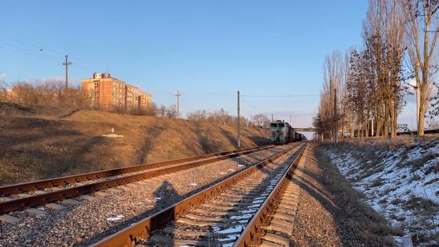 2ТЭ10М-2606(УЗ) не спеша едет по перегону Новосавицкая Тирасполь! смотреть онлайн