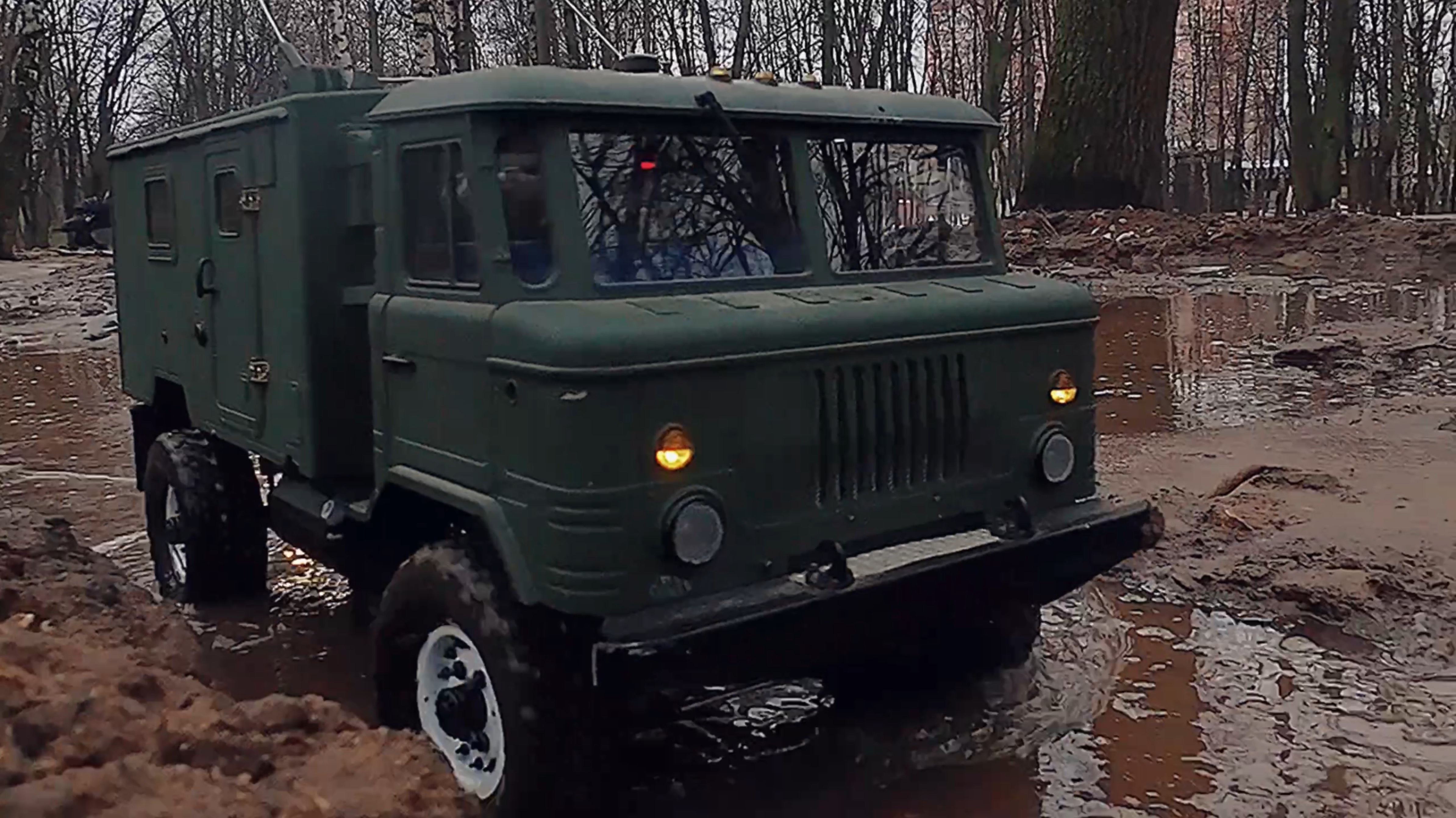 Газ-66 в парке