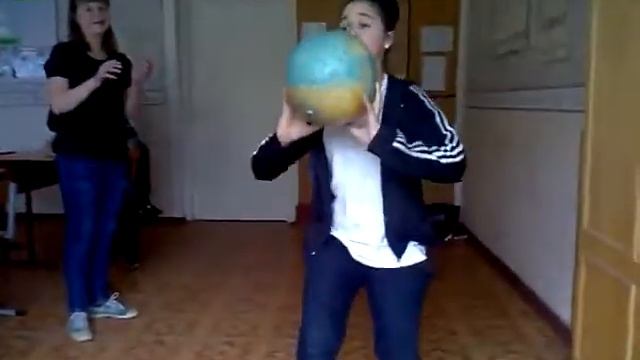 Летающий глобус смотреть онлайн