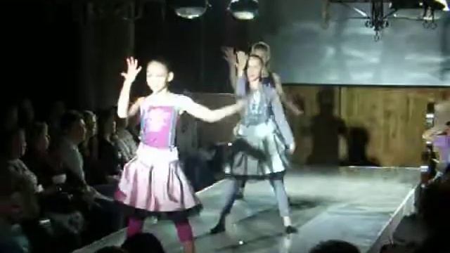 Показ мод в ресторане 