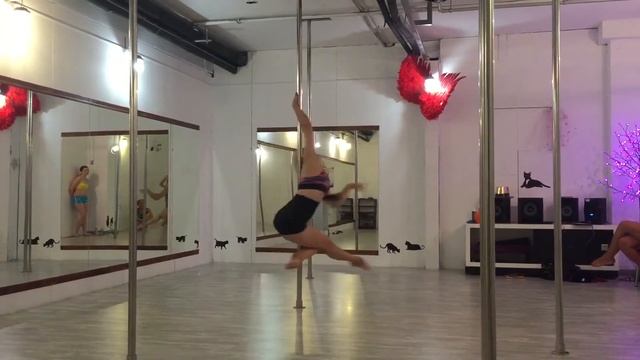 Yunikova Yunona -pole spin combo смотреть онлайн
