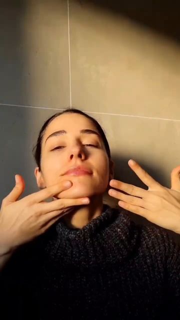 Transform your skin with the Glow Giving Power of Vita-C Serum! смотреть онлайн