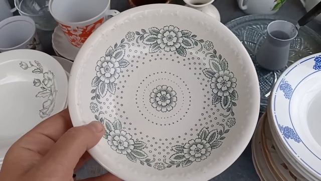 КИЇВСЬКА ЮНІСТЬ. БАРАХОЛКА НА ЧЕРНІГІВСЬКІЙ. СТАРИЙ ПОСУД, ПРИКРАСИ, ІГРАШКИ.