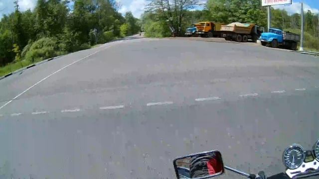 Yamaha XJR 1300 acceleration light ( llight whelle & drift acceleration) by EKEN H9 1080p 60 fps смотреть онлайн