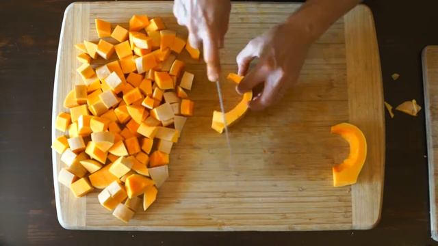 Creamy Butternut Squash Soup with Fresh Rosemary and Basil смотреть онлайн