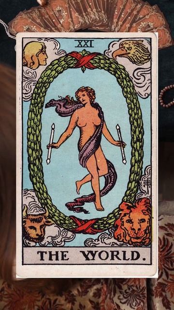 El Mundo y su Significado en el Tarot | Derecho - Invertido #tarot #shorts смотреть онлайн