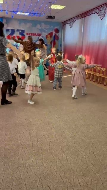 Утренник в детском саду, посвященный Дню Защитника Отечества смотреть онлайн