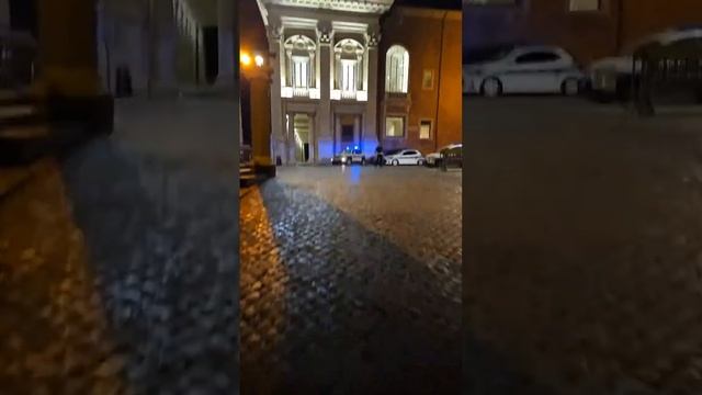 TREVI FOUNTAIN . ROME BY NIGHT IN LIVE . смотреть онлайн