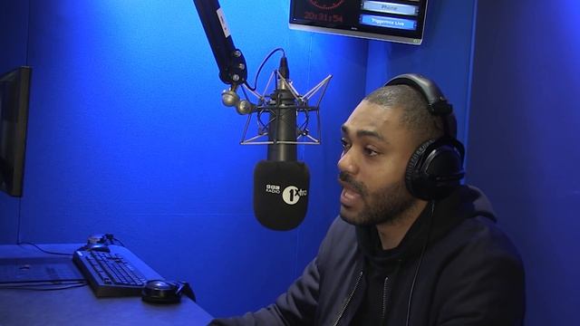 Kano Breaks Down “Made In The Manor” with MistaJam смотреть онлайн