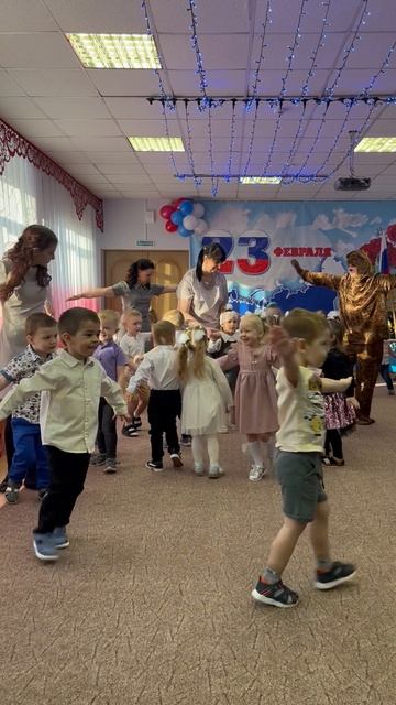 Утренник в детском саду, посвященный Дню Защитника Отечества смотреть онлайн