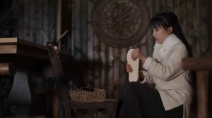 Я сшила пару туфель для бабушки и вновь пережила старые времена, когда в детстве вышивала.