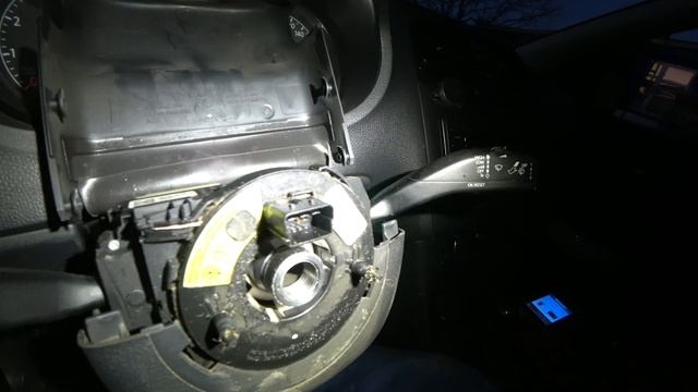 Volkswagen Polo Sedan АКПП не вынимается ключ зажигания