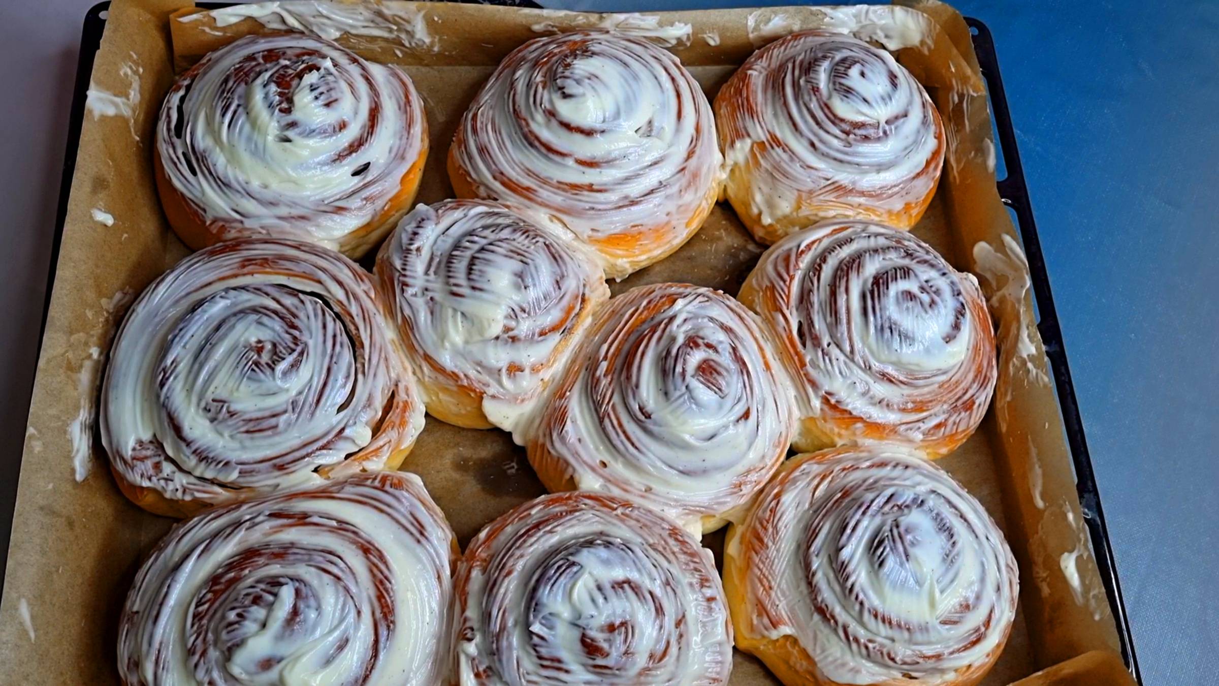 САМЫЕ ВКУСНЫЕ БУЛОЧКИ В МИРЕ!!! БУЛОЧКИ СИННАБОН. смотреть онлайн