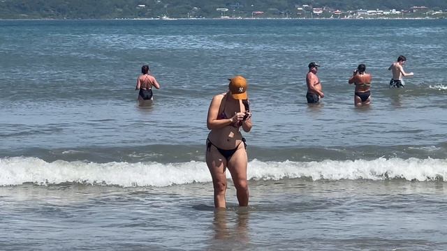 Мечта о пляже: прогулка по уединённым берегам Бразилии смотреть онлайн