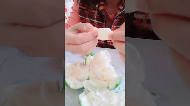JAFFA Sweetie esrael GRAPEFRUIT ||How to Eat without using Knife to Open смотреть онлайн