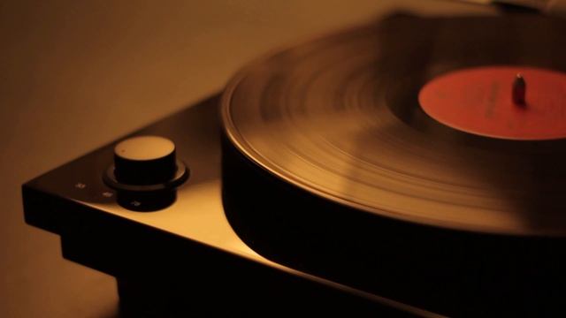 Музыка Джаз на виниле, видео 4К с крутящейся пластинкой для TV: YME - Альбом Jazz Cafe смотреть онлайн