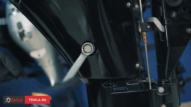 Замена масла в двигателе лодочного мотора Tohatsu MFS 9,8 BS смотреть онлайн