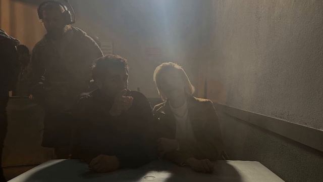 Yalı Çapkını 58.Bölüm Ferit Ve Gülgünün Hapishane Setinden Mertin Eğlence Dolu Kamera Arkası