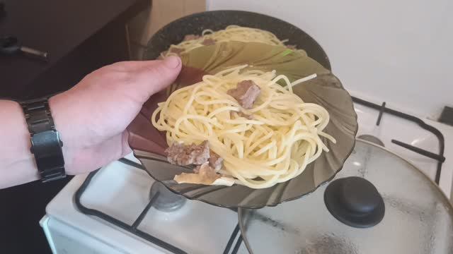 Макароны с тушёнкой Хроники Баюныча 56 выпуск