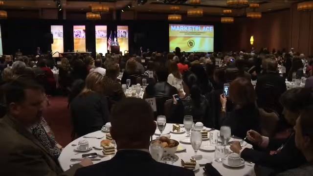 Former President Clinton to campaign for Mary Burke in Milwaukee Friday смотреть онлайн