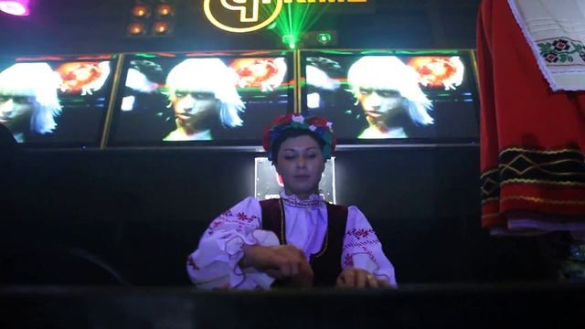 Crazy Girls - DMC Alena & DJ Natasha Rostova смотреть онлайн