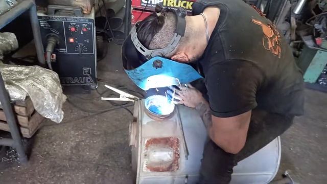 Encañando silenciador de Volvo.. Caño interno para dejarlo libre, pero en apariencia con silenc'. смотреть онлайн