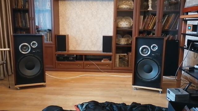 Звучание с винила( Акустика VICTOR JS-750) смотреть онлайн