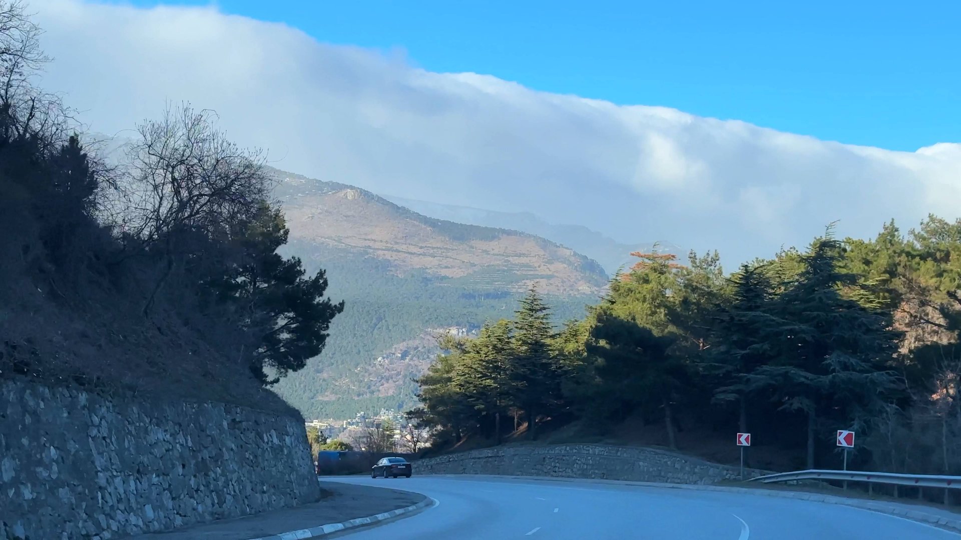 Крым февраль 2025. Покатушки по Ялте. Улица Блюхера. смотреть онлайн