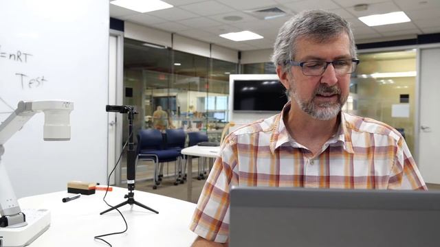 Using a web camera or Document camera for board work смотреть онлайн