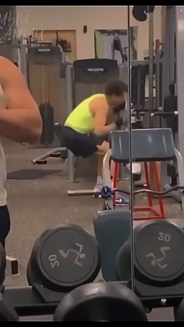 Кого только не встретишь в спортзале 🙂↕️