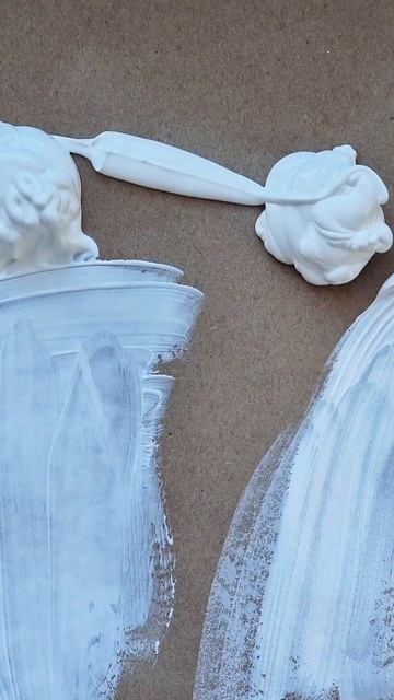 А вы угадали где какие? #белила #рисование #painting #white смотреть онлайн
