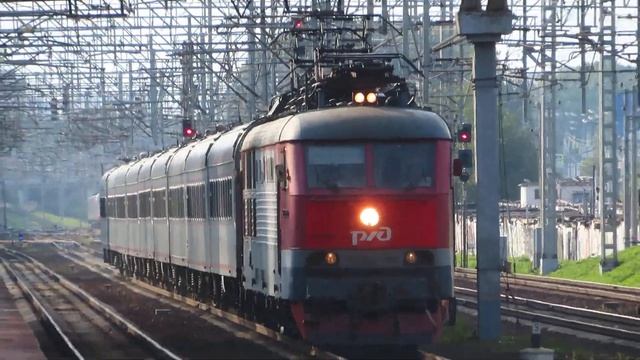 Электровоз ЧС200-012 с поездом№747А "Невский Экспресс" СПБ-Москва платформа Малино 30.08.2020 смотреть онлайн