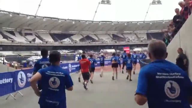 Running into the Olympic stadium 21 July 2013 смотреть онлайн