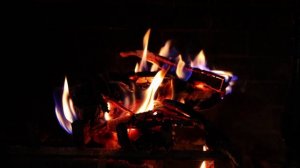 Тихий Зимний Вечер — Потрескивающий Камин и Расслабляющая Музыка для Релаксаации