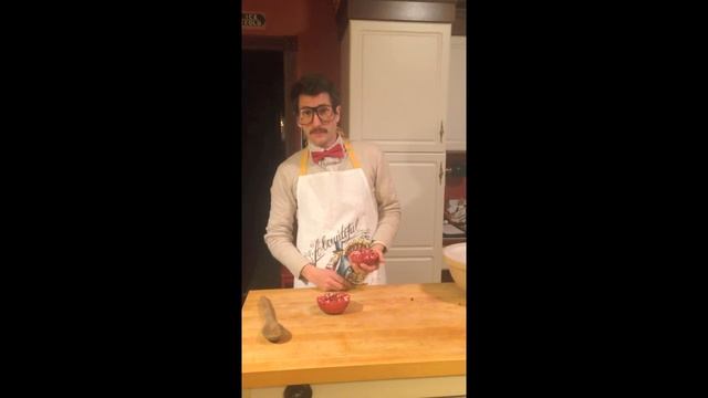 POMEGRANATE SPANKING TUTORIAL with Winston in the kitchen (Pomegranate seed removal) смотреть онлайн