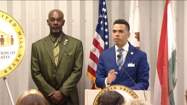 San Diego top stories for May 19 at 6 a.m. смотреть онлайн