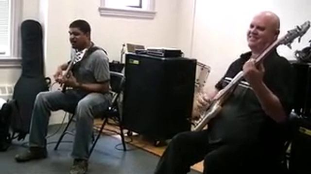 Oteil at Berklee College - Scat Sings on E Jam смотреть онлайн