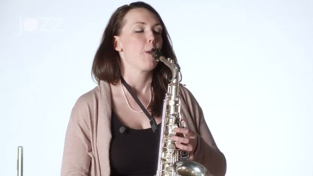 Part 1: Erica von Kleist Demonstrates Harmonics and Subtones смотреть онлайн