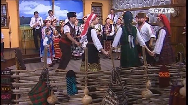 Народен хор при ансамбъл „Люлин“ – „Момче дава злато за девойкя” смотреть онлайн