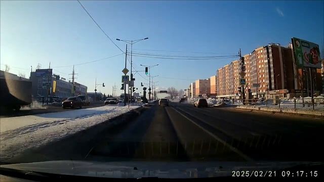 КоАП РФ Статья 12.12. Проезд на запрещающий сигнал светофора или на запрещающий жест регулировщика