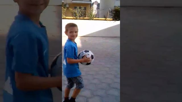 Бальная бабка орёт на меня смотреть онлайн