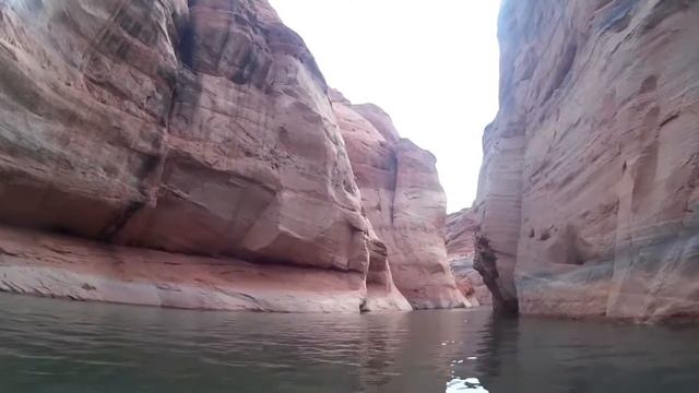 Antelope Canyon with Mokai смотреть онлайн