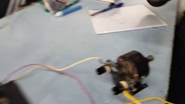 Запуск электрического двигателя. Практическая работа. 8-й класс. Учитель Василий Гладыш. смотреть онлайн