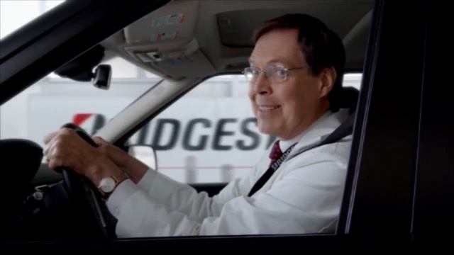 Exterior Design Walk-Around: 2014 Jaguar F-TYPE - Autoline Daily 1188 смотреть онлайн