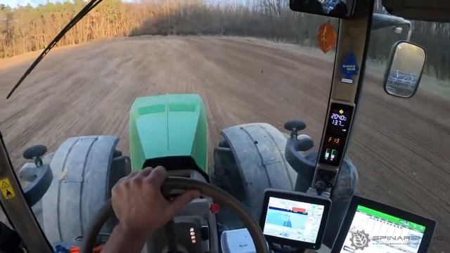 John Deere 8370R З Бороной в роботі