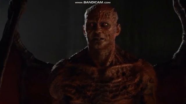 Chloe ve a Lucifer con su transformacion final || Lucifer Temporada 4 (Español Latino) смотреть онлайн