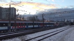 Отправление "Иволги" в рейс - электропоезда ЭГ2Тв-020/024 отправляется со станции Нахабино.